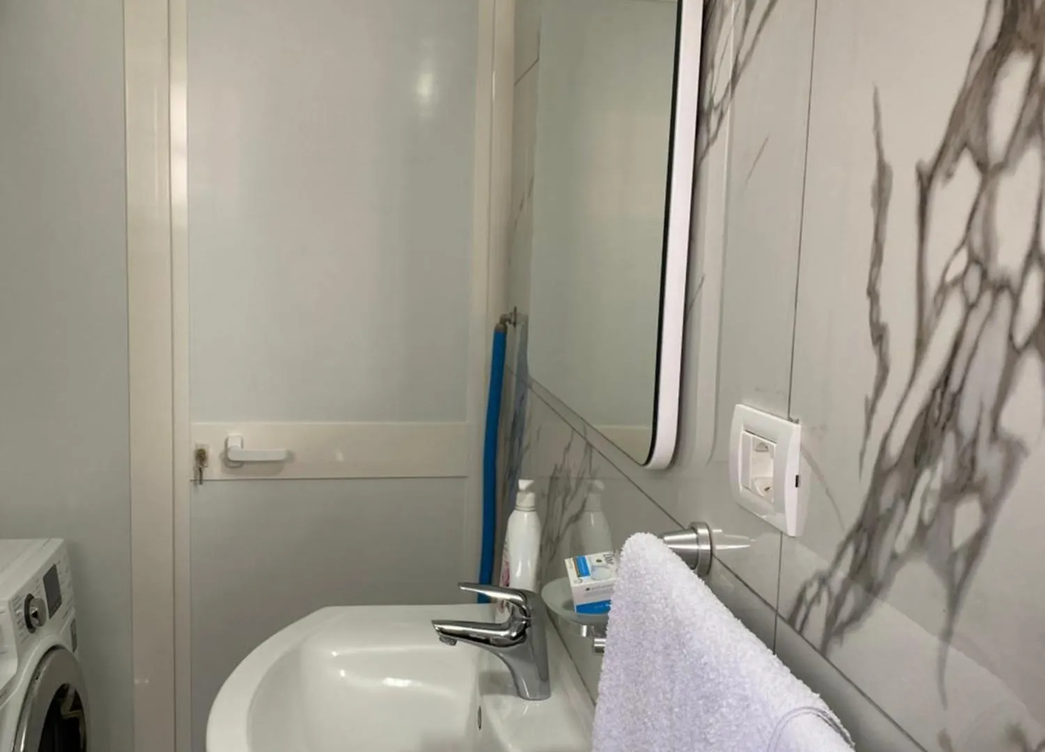Cenis Apartment 티라나