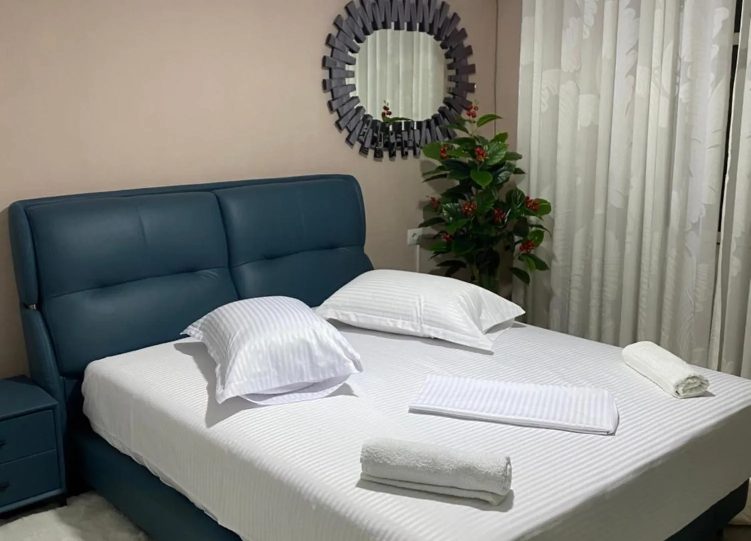 Cenis Apartment 티라나